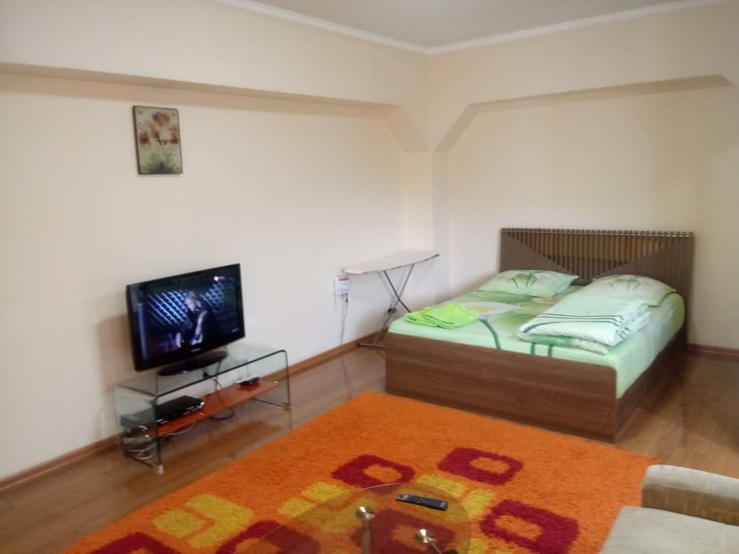 Appartamento Flat Almaty Esterno foto