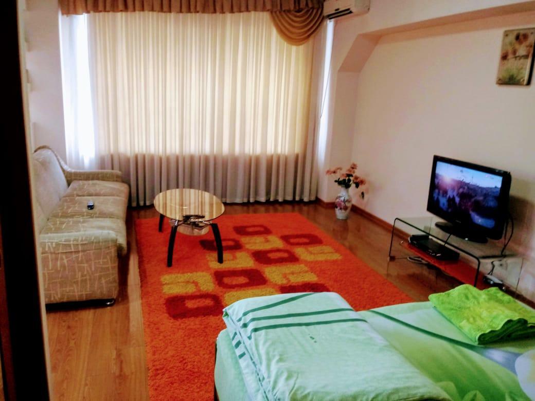 Appartamento Flat Almaty Esterno foto